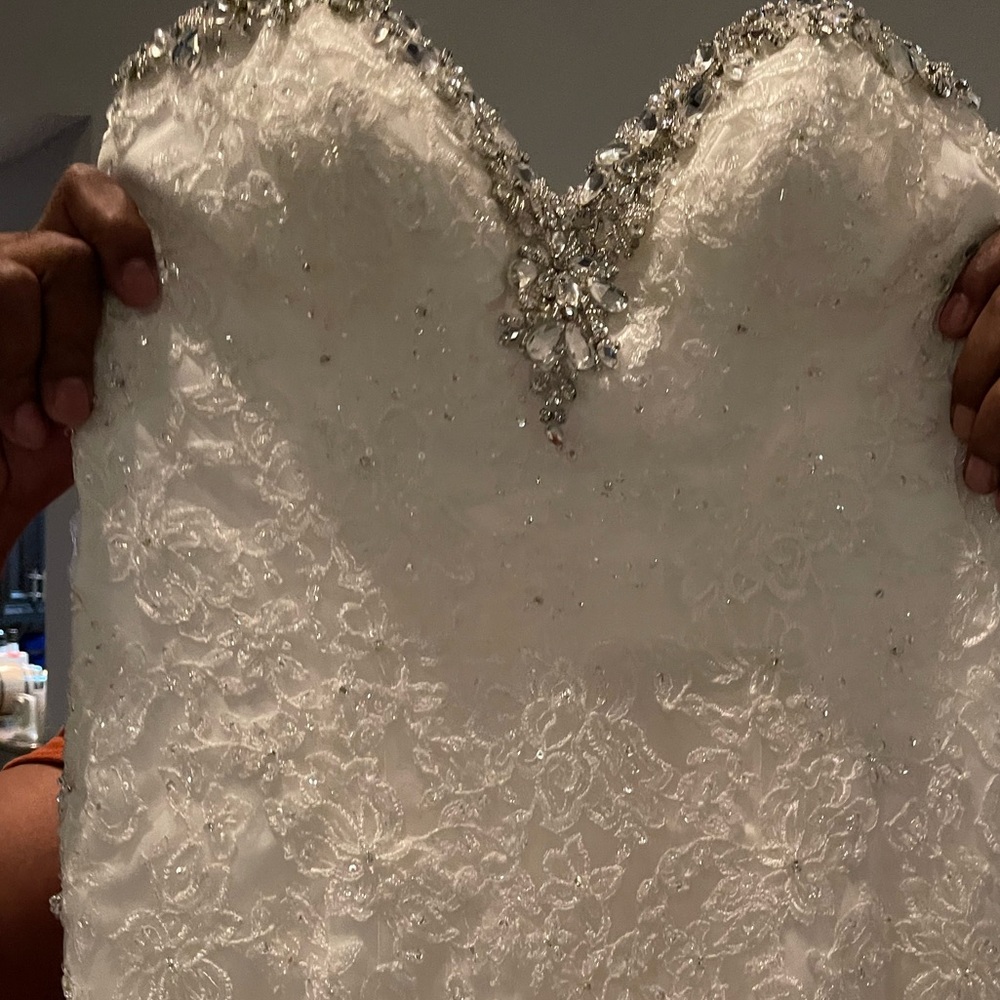 Sweetheart Neckline Strapless Ivory Wedding Dress